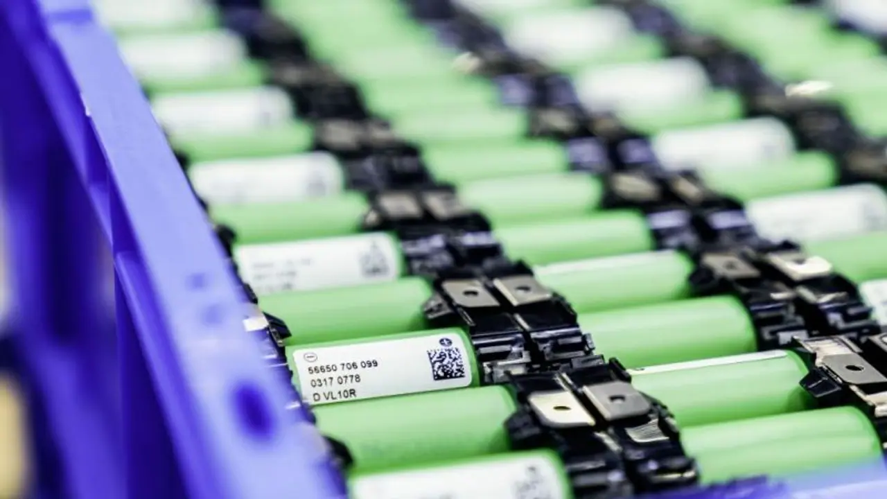 100 വര്‍ഷത്തേക്ക് ചാര്‍ജ് ചെയ്യാവുന്ന ബാറ്ററി സാങ്കേതിക വിദ്യ; വിപ്ലവകരമായ കണ്ടുപിടുത്തം