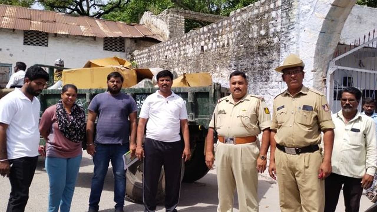 ಪ್ಲಾಸ್ಟಿಕ್ ಸೀಜ್ ಮಾಡಲು ಹೋದವರಿಗೆ ಶಾಕ್, ಆತ್ಮಹತ್ಯೆ ಮಾಡಿಕೊಳ್ಳುತ್ತೆವೆಂದು ಅವಾಜ್