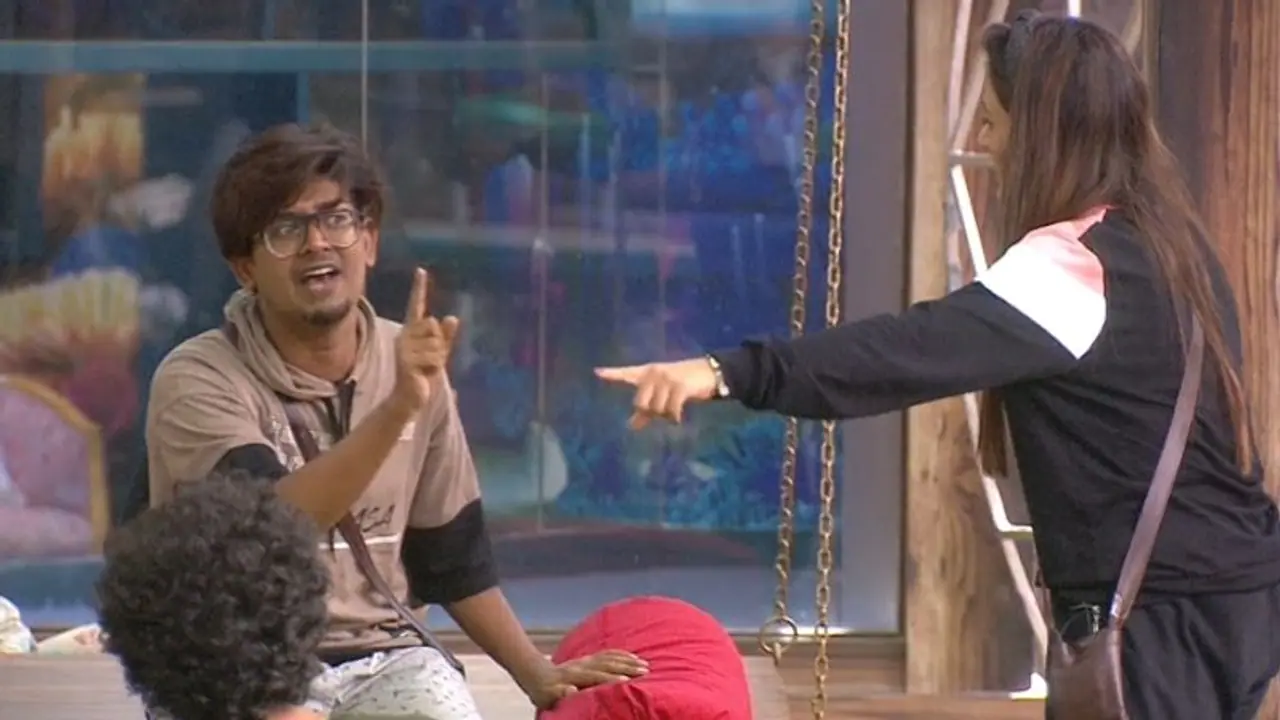 Bigg Boss 4 : 'റിയാസിന്റേത് വൃത്തികെട്ട ഗെയിം'; രൂക്ഷ വിമര്ശനവുമായി ധന്യ Bigg Boss 4 : 'റിയാസിന്റേത് വൃത്തികെട്ട ഗെയിം'; രൂക്ഷ വിമര്ശനവുമായി ധന്യ