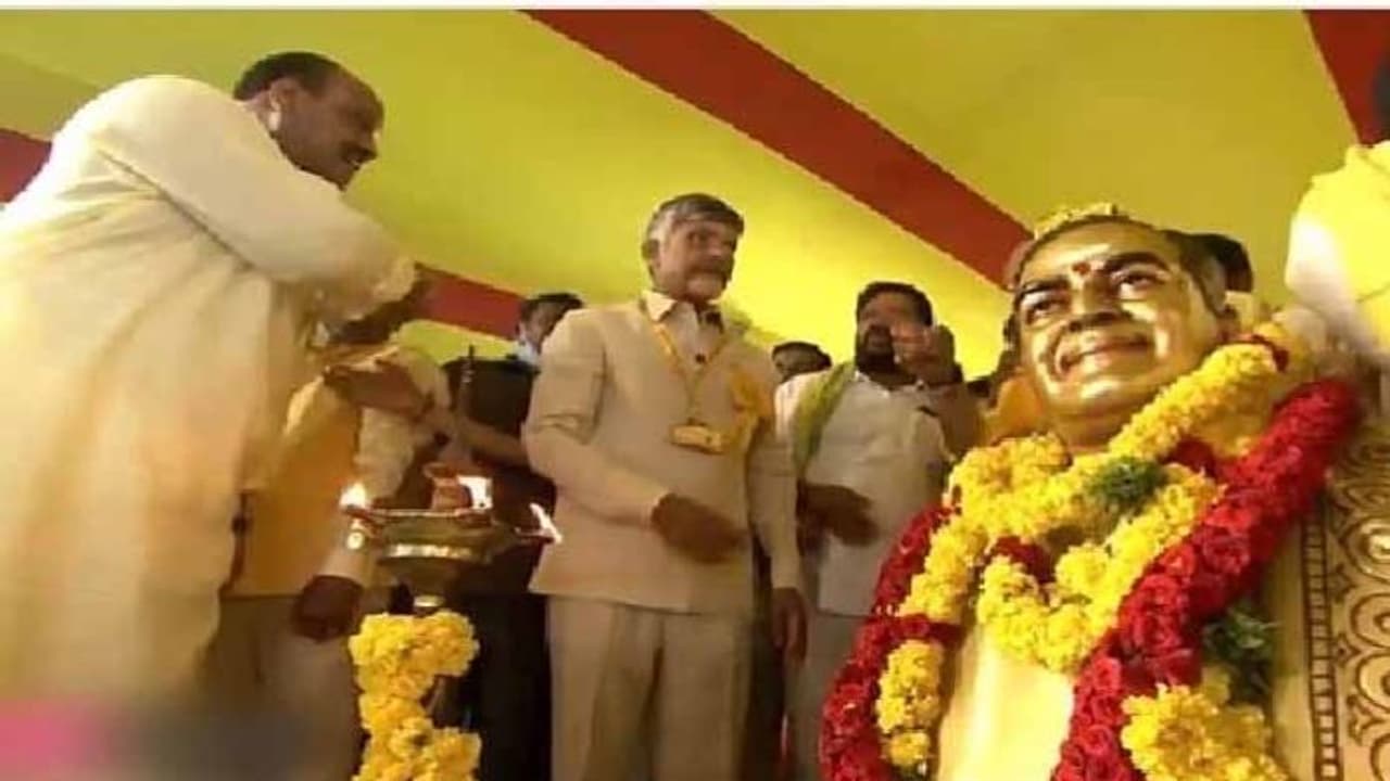 రేపే టిడిపి మహానాడు – ఏర్పాట్లు పూర్తి, పసుపుమయమైన రాజమహేంద్రవరం రేపే టిడిపి మహానాడు – ఏర్పాట్లు పూర్తి, పసుపుమయమైన రాజమహేంద్రవరం