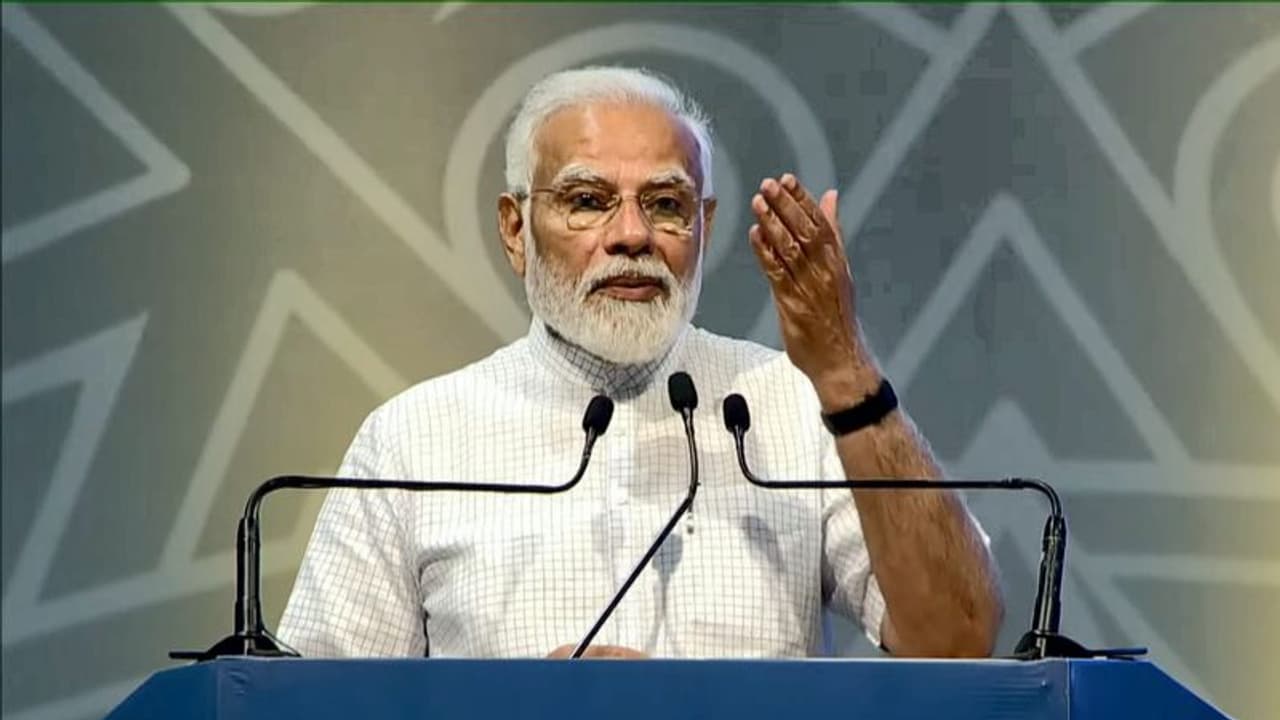 ड्रोन महोत्सव में बाेले मोदी पहले अनाज कैरोसीन के लिए घंटों लाइन लगानी होती थीं, टेक्नोलॉजी ने ये डर मिटाया