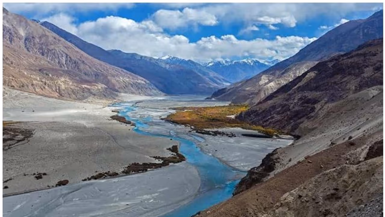 MoD gives nod to open 75 'BRO Cafes' at border locations MoD gives nod to open 75 'BRO Cafes' at border locations