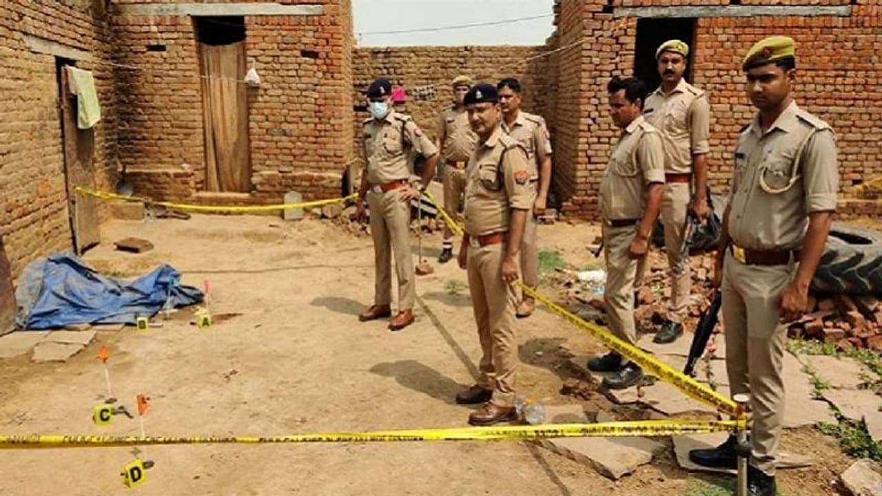 बागपत में गेटवे स्कूल में फायरिंग, प्रधानाचार्य समेत 4 के घायल होने के बाद कई थाने की फोर्स पहुंची बागपत में गेटवे स्कूल में फायरिंग, प्रधानाचार्य समेत 4 के घायल होने के बाद कई थाने की फोर्स पहुंची