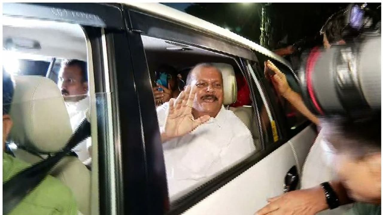 PC George :പിസി ജോര്ജ്ജ് ഇന്ന് തൃക്കാക്കരയിൽ മുഖ്യമന്ത്രിക്ക് മറുപടി നൽകും?, ജാമ്യവ്യവസ്ഥ ലംഘനമെന്ന് പൊലീസ് PC George :പിസി ജോര്ജ്ജ് ഇന്ന് തൃക്കാക്കരയിൽ മുഖ്യമന്ത്രിക്ക് മറുപടി നൽകും?, ജാമ്യവ്യവസ്ഥ ലംഘനമെന്ന് പൊലീസ്