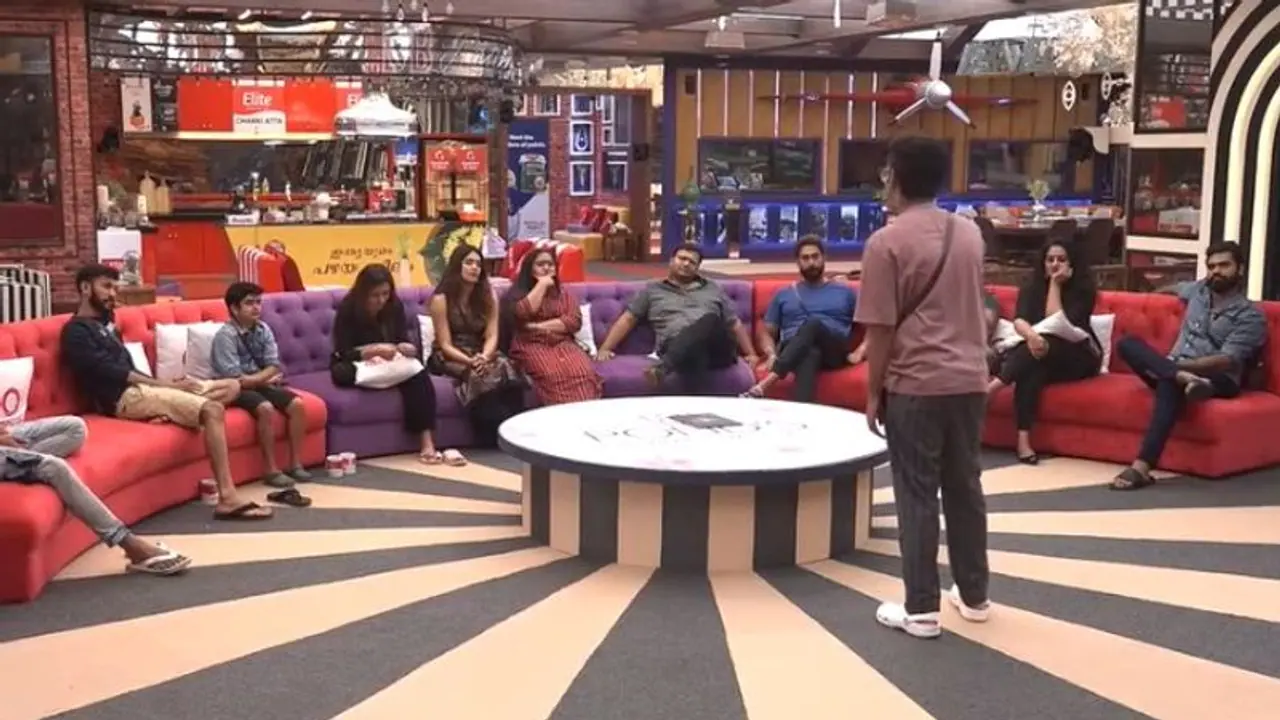 Bigg Boss 4 : റോബിനും റിയാസിനും ബ്ലെസ്ലിക്കുമെതിരെ മത്സരാർത്ഥികൾ; രണ്ടുപേർ ജയിലിലേക്ക് Bigg Boss 4 : റോബിനും റിയാസിനും ബ്ലെസ്ലിക്കുമെതിരെ മത്സരാർത്ഥികൾ; രണ്ടുപേർ ജയിലിലേക്ക്