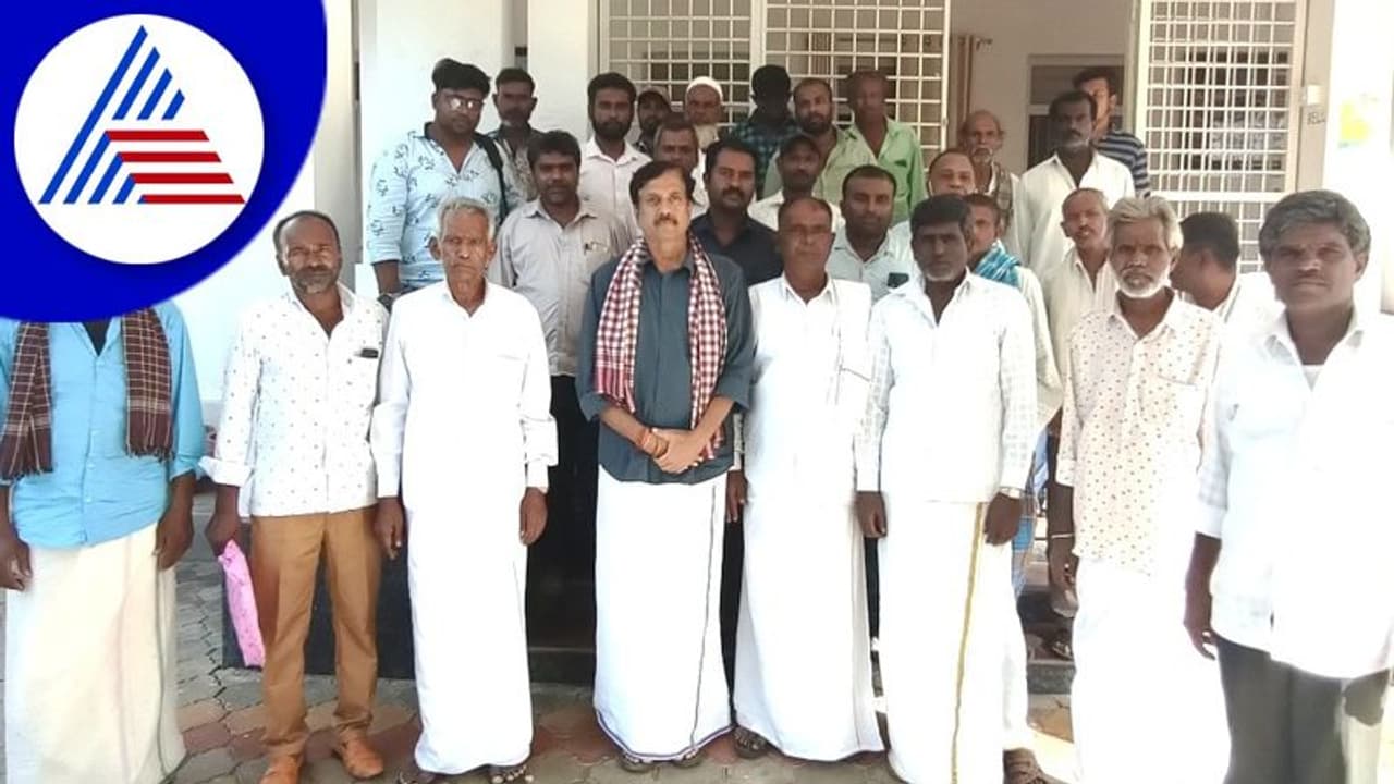 Chikkamagaluru: ದೇವಾಲಯದ ಸೀರೆ ಕುಪ್ಪಸಗಳ ಹರಾಜಿನಲ್ಲಿ ಮೋಸ: ಕ್ರಮಕ್ಕೆ ಒತ್ತಾಯ! Chikkamagaluru: ದೇವಾಲಯದ ಸೀರೆ ಕುಪ್ಪಸಗಳ ಹರಾಜಿನಲ್ಲಿ ಮೋಸ: ಕ್ರಮಕ್ಕೆ ಒತ್ತಾಯ!