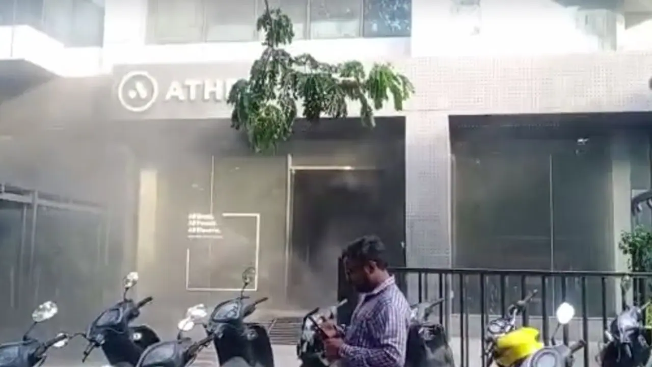 Fire at Ather ಬೆಂಗಳೂರು ಮೂಲದ ಎದರ್ ಎಲೆಕ್ಟ್ರಿಕ್ ಸ್ಕೂಟರ್ ಕೇಂದ್ರದಲ್ಲಿ ಬೆಂಕಿ!