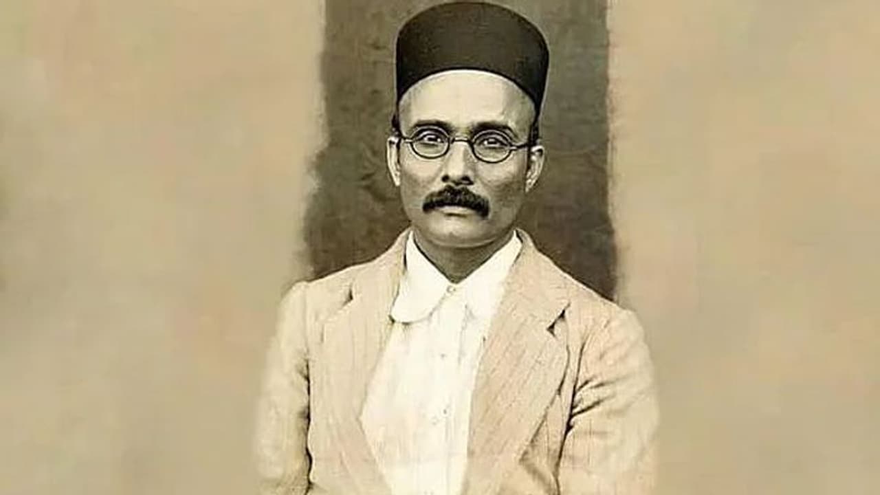 वीर सावरकर की जयंती पर PM मोदी ने शेयर किया खास वीडियो, BJP ने लिखा 'सावरकर माने तेज, सावरकर माने तलवार' वीर सावरकर की जयंती पर PM मोदी ने शेयर किया खास वीडियो, BJP ने लिखा 'सावरकर माने तेज, सावरकर माने तलवार'