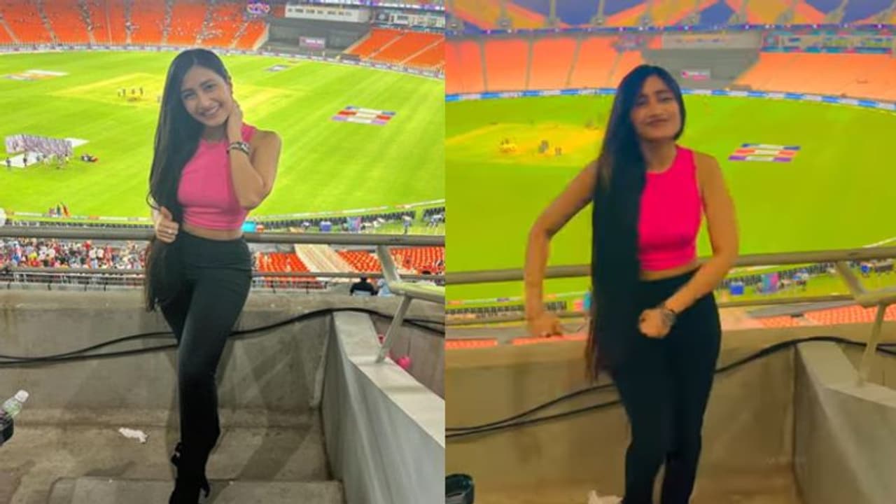 खुले बाल छोटा सा टॉप पहन पति को इस तरह चीयर करने पहुंची धनश्री वर्मा, बीच मैच में ही लगाने लगी ठुमके खुले बाल छोटा सा टॉप पहन पति को इस तरह चीयर करने पहुंची धनश्री वर्मा, बीच मैच में ही लगाने लगी ठुमके
