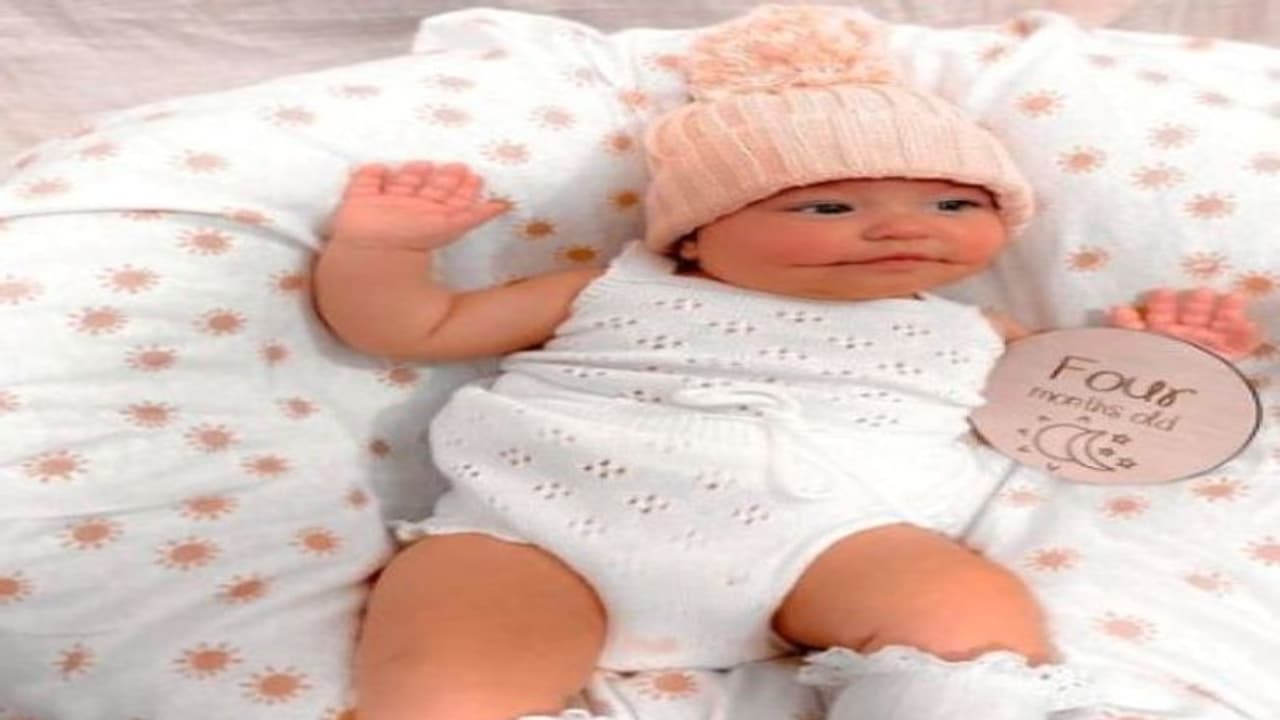 इस बच्ची को भगवान ने दी है जन्मजात मुस्कुराहट, दुर्लभ बीमारी से पीड़ित आयला बनी टिकटॉक स्टार इस बच्ची को भगवान ने दी है जन्मजात मुस्कुराहट, दुर्लभ बीमारी से पीड़ित आयला बनी टिकटॉक स्टार