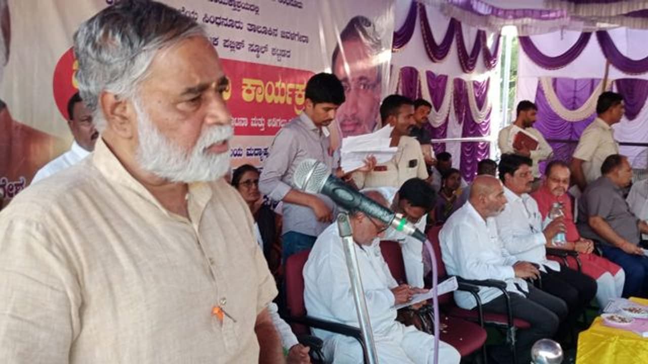 ಸಿಹಿ ಸುದ್ದಿ: ಶಾಲೆಯಲ್ಲಿ ವಿದ್ಯಾರ್ಥಿಗಳಿಗೆ ಕಡ್ಲೆ ಮಿಠಾಯಿ ವಿತರಣೆಗೆ ಚಿಂತನೆ