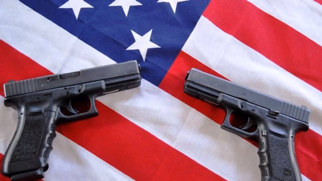 തോക്ക് നിയന്ത്രിക്കാനുള്ള പരിപാടികള് അമേരിക്കയില് തോല്ക്കുന്നത് ഇതു കൊണ്ടാണ്; ചരിത്രം, വര്ത്തമാനം.! തോക്ക് നിയന്ത്രിക്കാനുള്ള പരിപാടികള് അമേരിക്കയില് തോല്ക്കുന്നത് ഇതു കൊണ്ടാണ്; ചരിത്രം, വര്ത്തമാനം.!