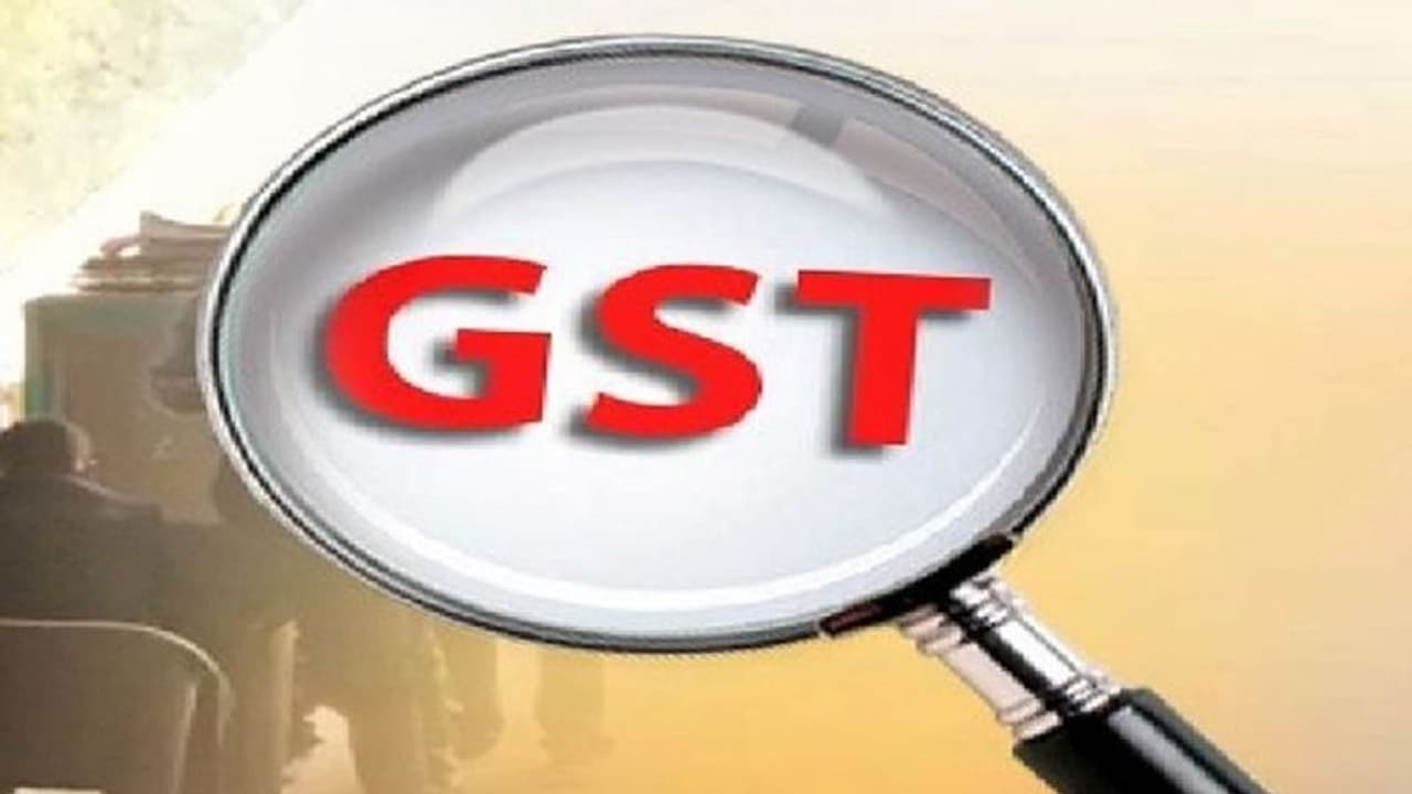 कानपुर में राजधानी पान मसाला, तंबाकू पर छापेमारी में दंग रह गए अधिकारी, जानिए कैसे चल रहा था पूरा खेल कानपुर में राजधानी पान मसाला, तंबाकू पर छापेमारी में दंग रह गए अधिकारी, जानिए कैसे चल रहा था पूरा खेल