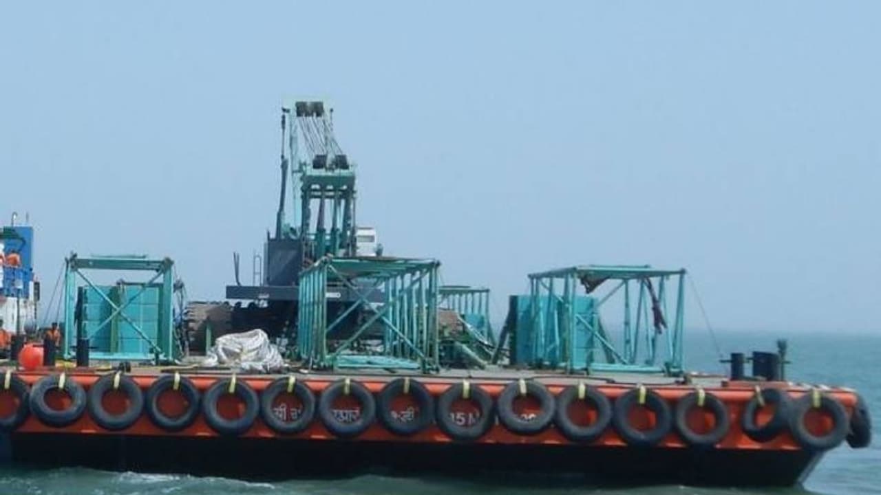 വിഴിഞ്ഞം തുറമുഖത്തുനിന്ന് ആദ്യമായി കൂറ്റൻ ക്രെയിൻ മാലി ദ്വീപിലേക്ക്, ഒരുക്കങ്ങൾ പൂർത്തിയായി