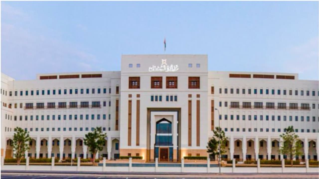 തൊഴില് നിയമം ലംഘിച്ച ആയിരത്തിലേറെ പ്രവാസികൾ ഒമാനിൽ അറസ്റ്റിൽ തൊഴില് നിയമം ലംഘിച്ച ആയിരത്തിലേറെ പ്രവാസികൾ ഒമാനിൽ അറസ്റ്റിൽ