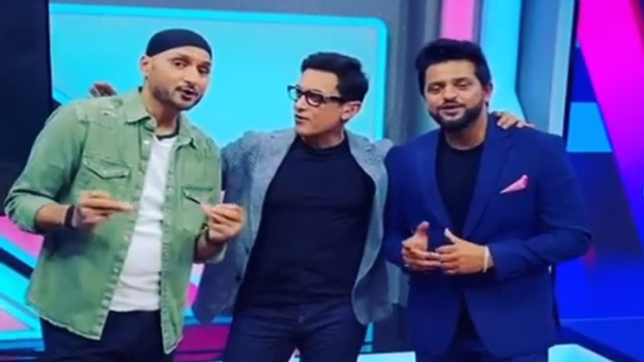 जो जीता वो सिकंदर का गाना गुनगुनाते नजर आए भज्जी पाजी, आमिर खान और सुरेश रैना, वायरल हो रहा वीडियो जो जीता वो सिकंदर का गाना गुनगुनाते नजर आए भज्जी पाजी, आमिर खान और सुरेश रैना, वायरल हो रहा वीडियो