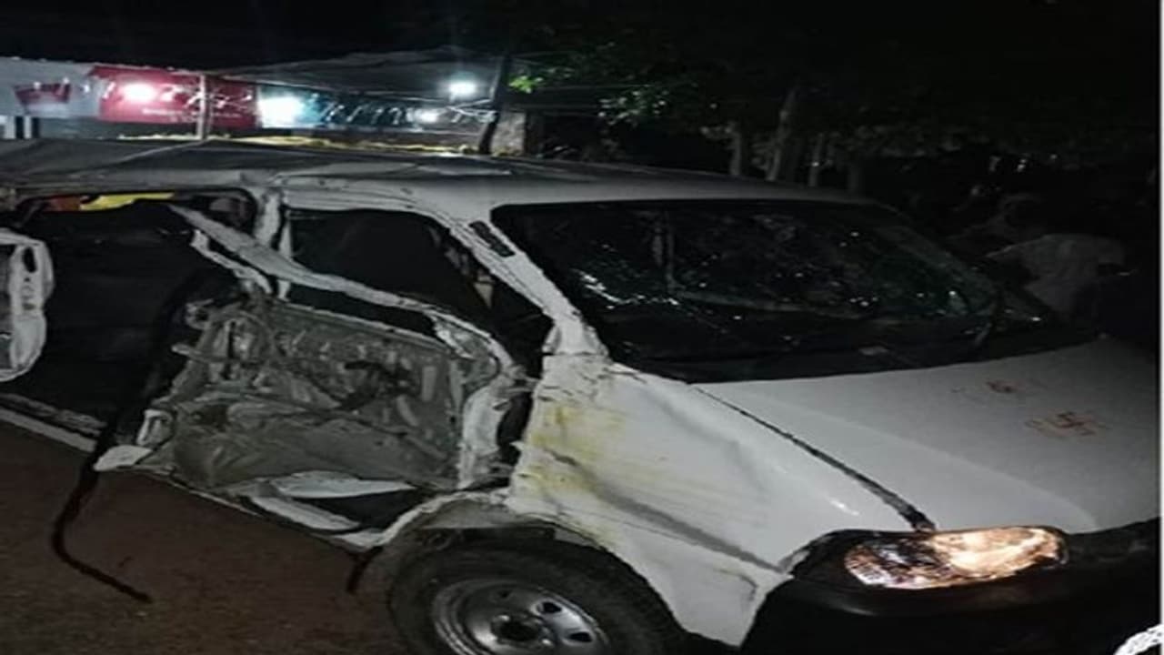 कानपुर देहात में भीषण सड़क हादसा, 5 की मौत, दर्जन भर लोग गंभीर रूप से घायल कानपुर देहात में भीषण सड़क हादसा, 5 की मौत, दर्जन भर लोग गंभीर रूप से घायल