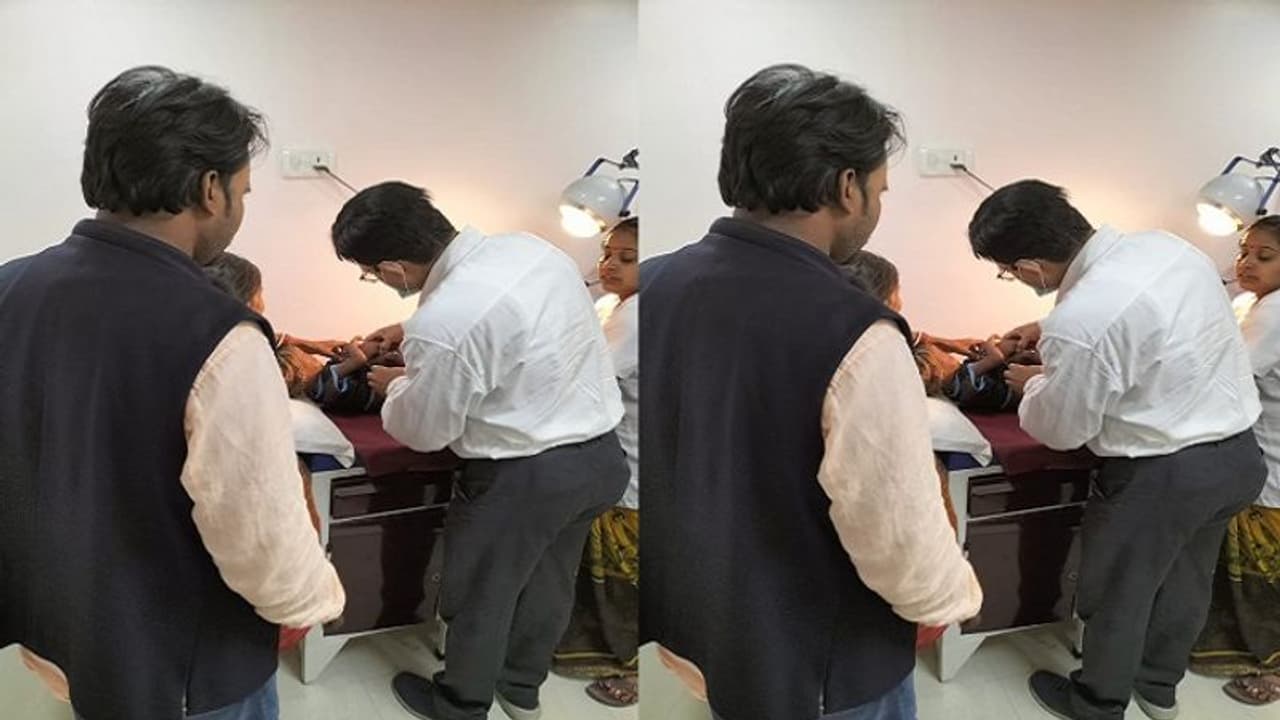 సోనూసూద్ దాతృత్వం.. నాలుగు చేతులు, కాళ్లతో జన్మించిన చిన్నారికి శస్త్రచికిత్స.. ట్వీట్ వైరల్.. సోనూసూద్ దాతృత్వం.. నాలుగు చేతులు, కాళ్లతో జన్మించిన చిన్నారికి శస్త్రచికిత్స.. ట్వీట్ వైరల్..