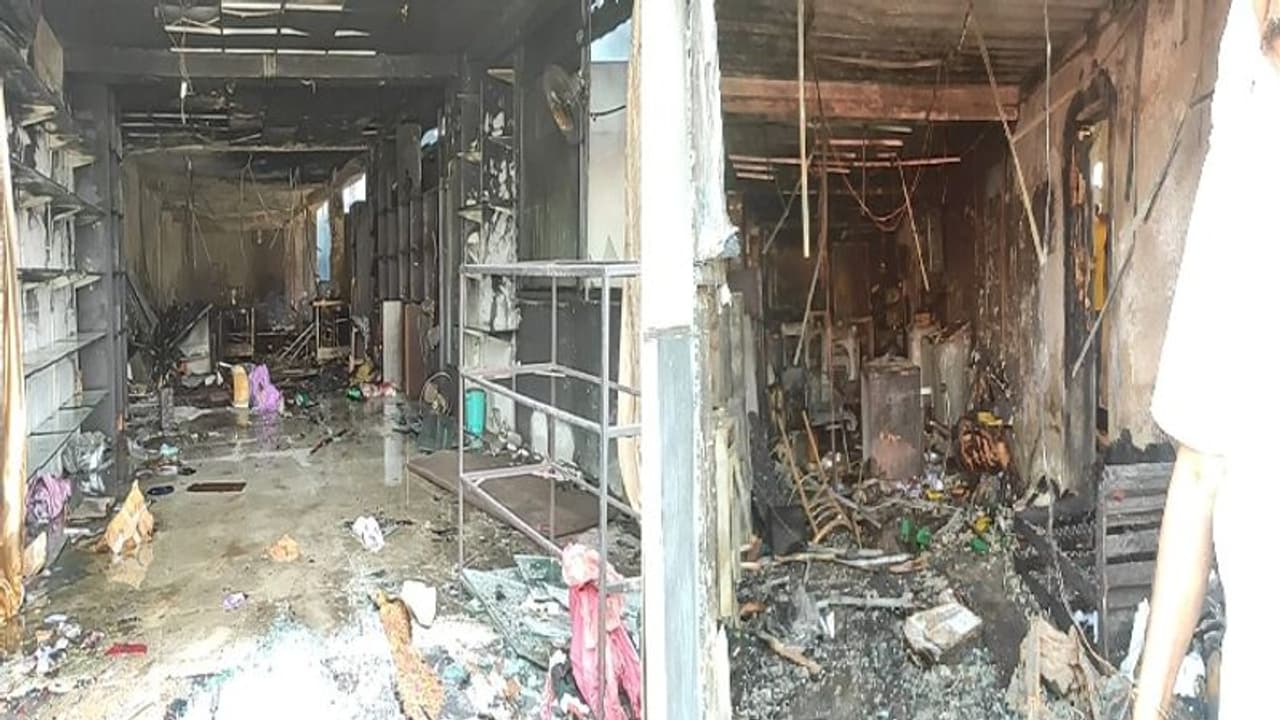 अजमेर में आग का तांडव : फर्नीचर और इलेक्ट्रॉनिक गोदाम में लपटें देख मचा हड़कंप, 1.5 KM तक दिखा काला धुआं
