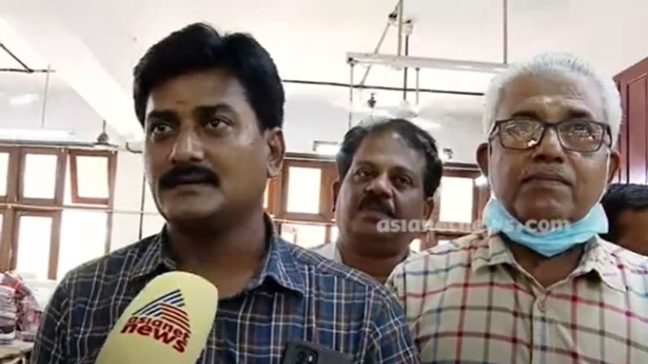 Vishu Bumper : 'ചാരിറ്റിയിലേക്കില്ല, ഒത്തിരി ബാധ്യതകൾ തീർക്കാനുണ്ട് ': വിഷു ബമ്പർ ഭാഗ്യവാന്മാർ പറയുന്നു Vishu Bumper : 'ചാരിറ്റിയിലേക്കില്ല, ഒത്തിരി ബാധ്യതകൾ തീർക്കാനുണ്ട് ': വിഷു ബമ്പർ ഭാഗ്യവാന്മാർ പറയുന്നു