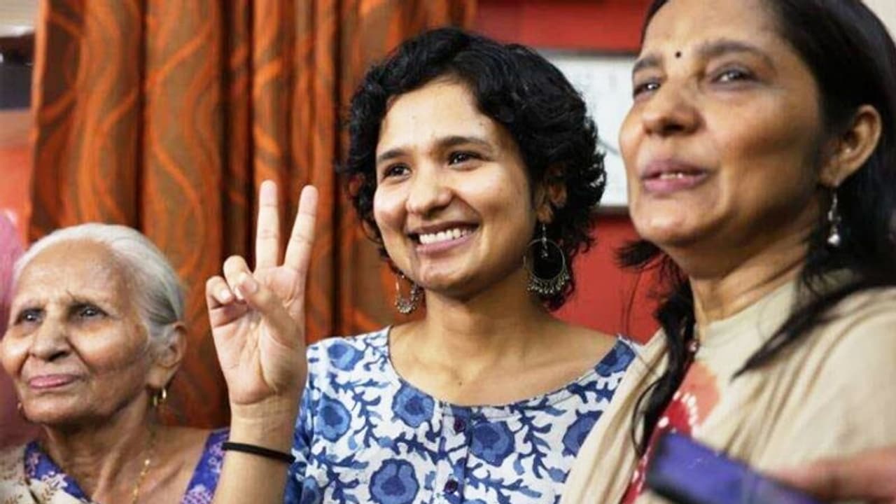 दूसरे अटैम्प्ट में श्रुति शर्मा ने UPSC में किया टॉप, पहली बार सिर्फ इतने नंबर से चूक गई थीं दूसरे अटैम्प्ट में श्रुति शर्मा ने UPSC में किया टॉप, पहली बार सिर्फ इतने नंबर से चूक गई थीं