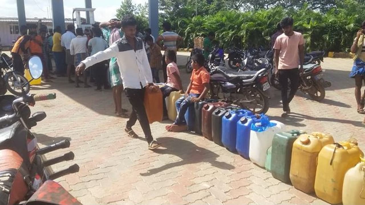 ಹಾವೇರಿ ಗ್ರಾಮೀಣ ಭಾಗದಲ್ಲಿ ಡೀಸೆಲ್‌ಗೆ ಹಾಹಾಕಾರ, ಬಿತ್ತನೆ ಹುರುಪಿನಲ್ಲಿದ್ದ ರೈತರಿಗೆ ಆತಂಕ