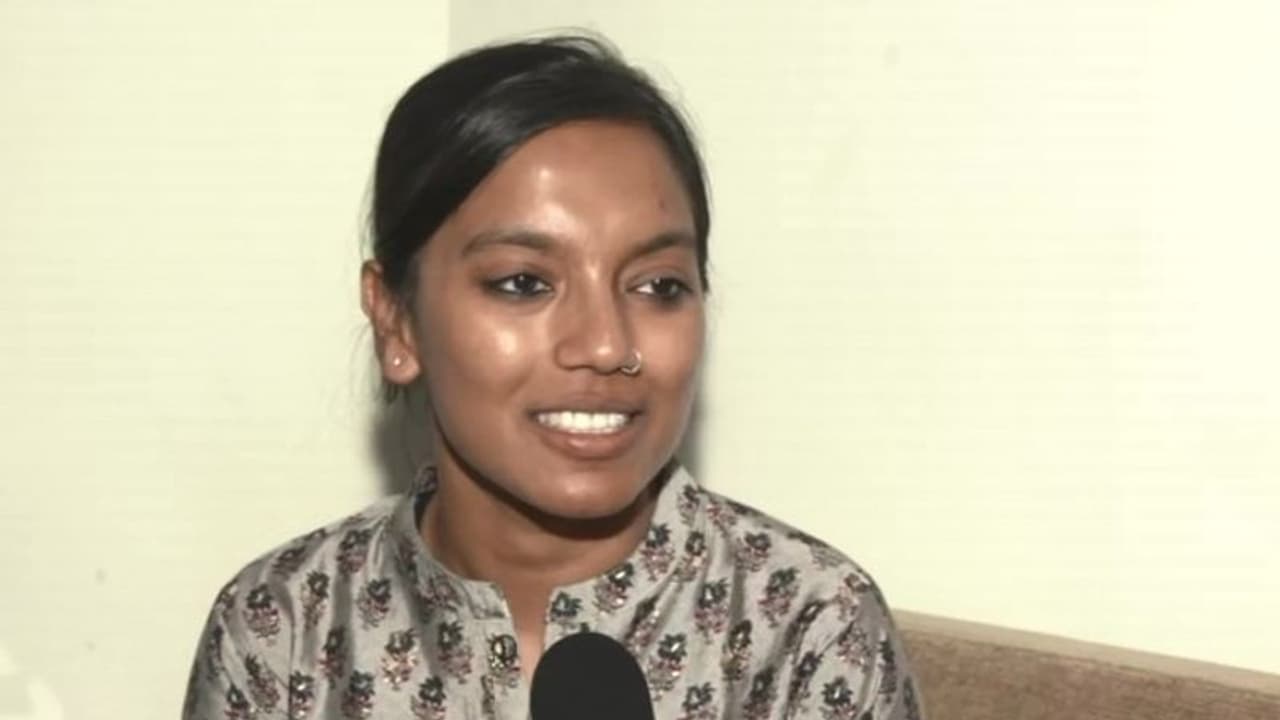 নির্দিষ্ট পরিকল্পনাই সাফল্যের চাবিকাঠি, জানালেন UPSC র দ্বিতীয় স্থানাধিকারী কলকাতার মেয়ে অঙ্কিতা নির্দিষ্ট পরিকল্পনাই সাফল্যের চাবিকাঠি, জানালেন UPSC র দ্বিতীয় স্থানাধিকারী কলকাতার মেয়ে অঙ্কিতা