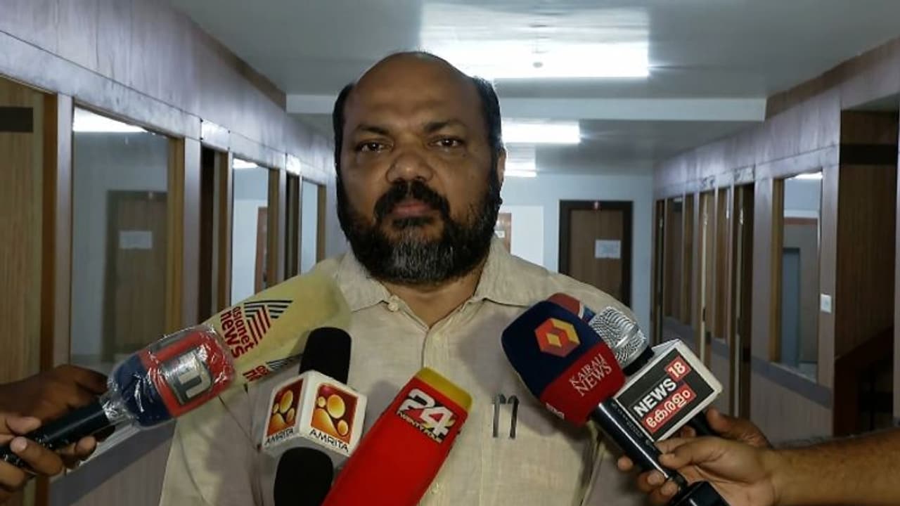 'സ്പീക്കറുടെ റൂളിംഗ് പ്രതിപക്ഷം സഭക്ക് പുറത്ത് ഉന്നയിച്ചത് ചട്ടവിരുദ്ധം, ശ്രീലേഖയുടെ വീഡിയോ അനുചിതം' : മന്ത്രി