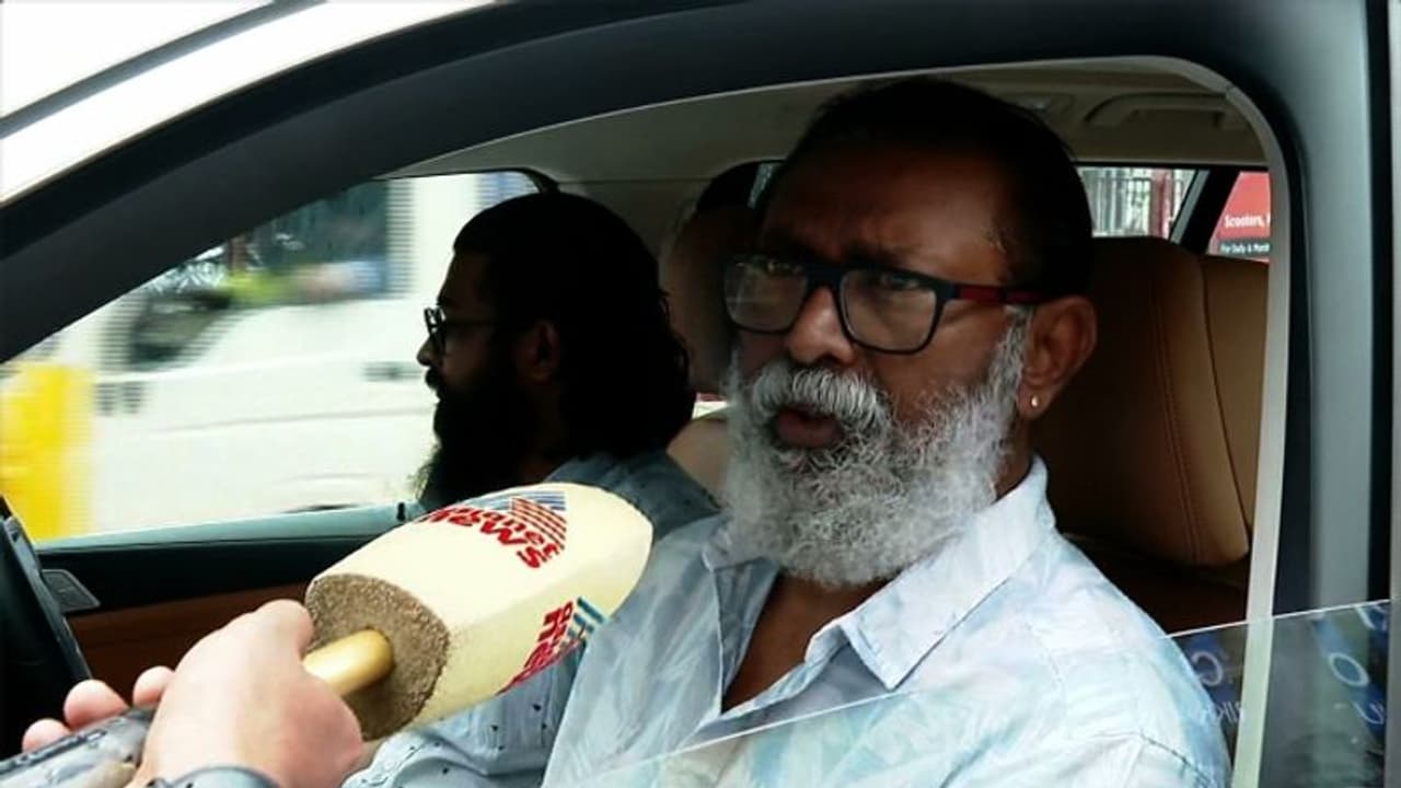 നടിയെ ആക്രമിച്ച കേസ് ചര്ച്ചയാവണം, എന്നാൽ തെരഞ്ഞെടുപ്പിൽ ചര്ച്ചയാക്കണോ എന്നത് ചിന്തിക്കണം: ലാൽ നടിയെ ആക്രമിച്ച കേസ് ചര്ച്ചയാവണം, എന്നാൽ തെരഞ്ഞെടുപ്പിൽ ചര്ച്ചയാക്കണോ എന്നത് ചിന്തിക്കണം: ലാൽ