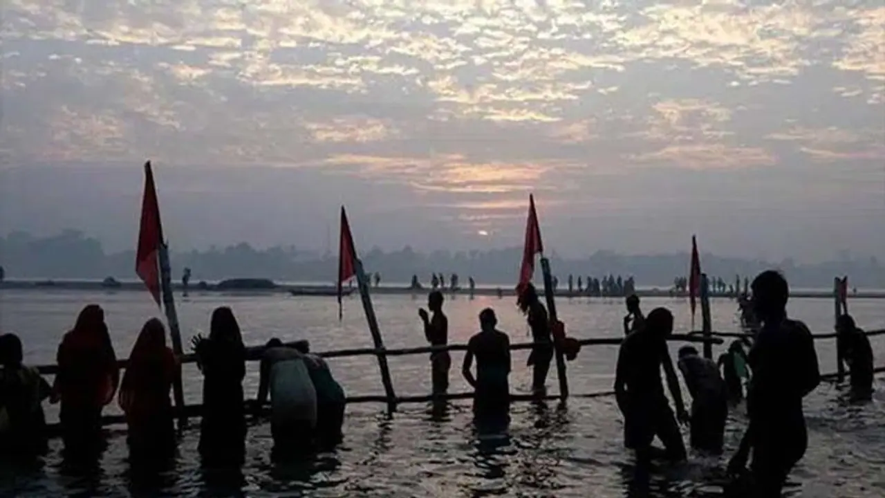 Ganga Dussehra 2022: 10 दिनों तक मनाया जाता है गंगा दशहरा पर्व, घर की सुख समृद्धि के लिए करें ये उपाय Ganga Dussehra 2022: 10 दिनों तक मनाया जाता है गंगा दशहरा पर्व, घर की सुख समृद्धि के लिए करें ये उपाय