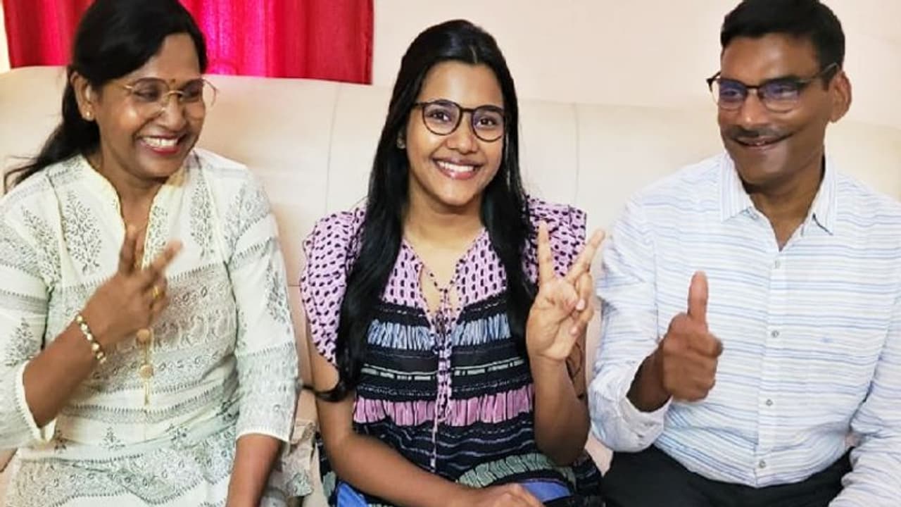 फर्स्ट अटैम्प्ट में प्री भी नहीं निकला, पर हिम्मत नहीं हारी; पांचवे प्रयास में नौकरी करते करते IAS बनीं अंशुल 