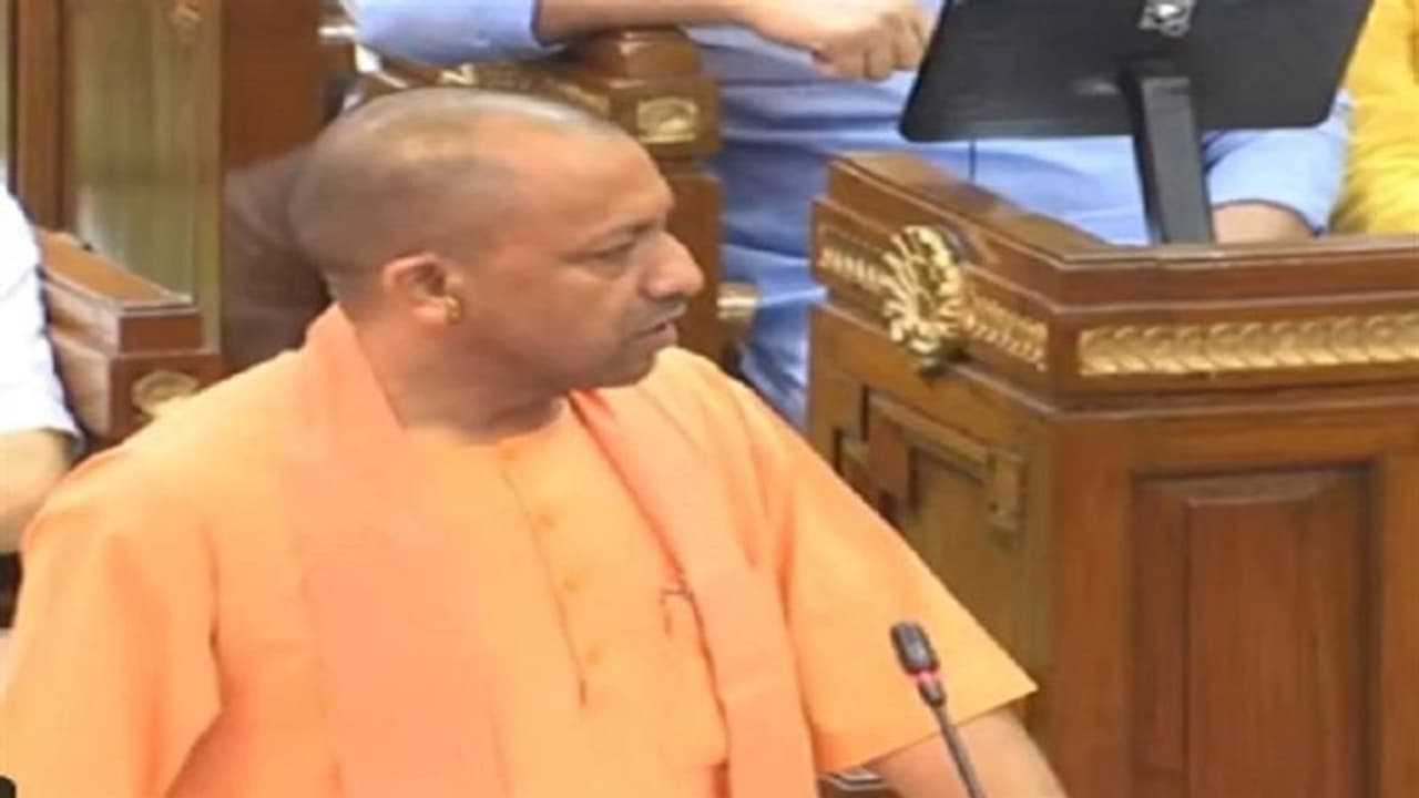 सीएम योगी ने दुष्यंत कुमार की पंक्तियों के जरिए अखिलेश पर साधा निशाना, बोले 'गाते गाते लोग चिल्लाने लगे है' सीएम योगी ने दुष्यंत कुमार की पंक्तियों के जरिए अखिलेश पर साधा निशाना, बोले 'गाते गाते लोग चिल्लाने लगे है'