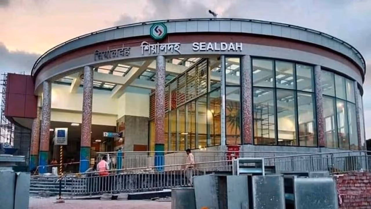 শিয়ালদহ মেট্রো উদ্বোধনের আগেই নয়া নামকরণ, কবে থেকে শুরু পরিষেবা শিয়ালদহ মেট্রো উদ্বোধনের আগেই নয়া নামকরণ, কবে থেকে শুরু পরিষেবা