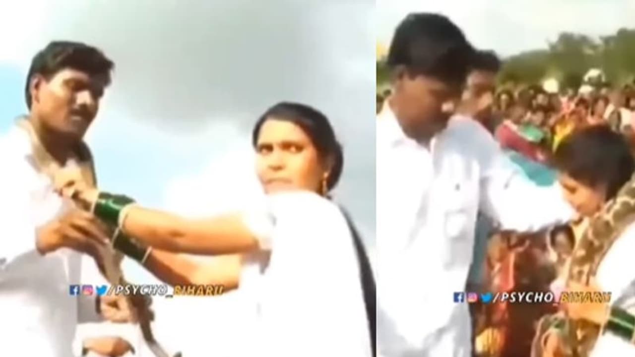 പൂമാലയ്ക്ക് പകരം പാമ്പുകളെ കഴുത്തില് ചാര്ത്തി വിവാഹം; വീഡിയോ വീണ്ടും വൈറലാകുന്നു പൂമാലയ്ക്ക് പകരം പാമ്പുകളെ കഴുത്തില് ചാര്ത്തി വിവാഹം; വീഡിയോ വീണ്ടും വൈറലാകുന്നു