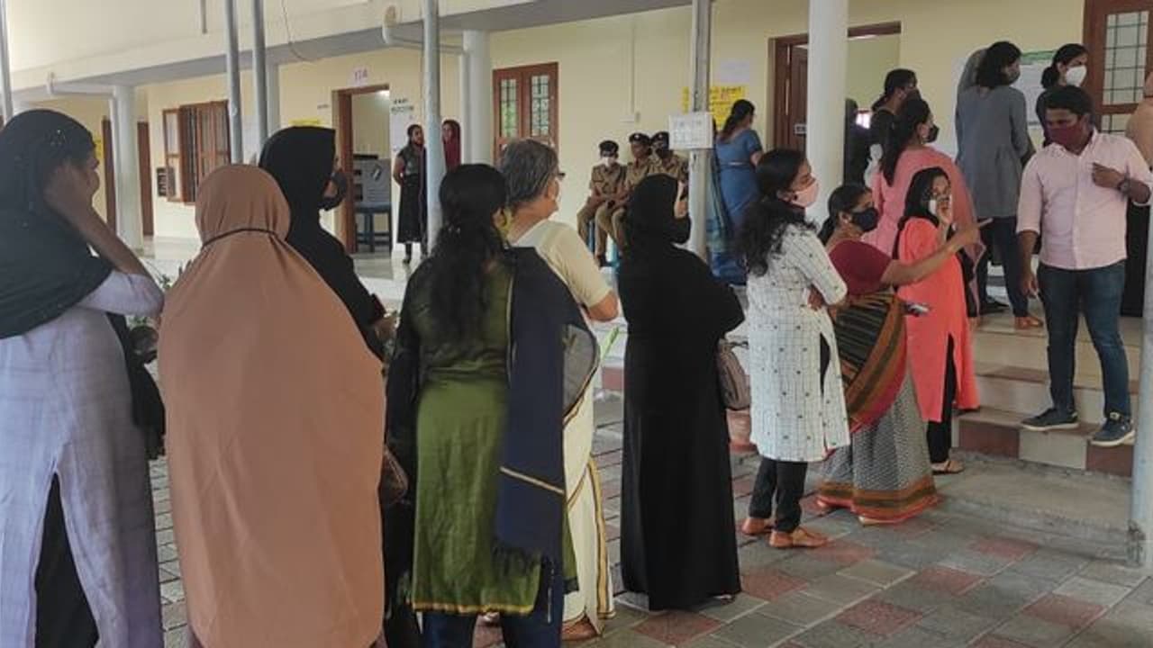 Polling in Hyderabad : హైదరాబాదులో ఎప్పటిలాగే అతి తక్కువ పోలింగ్