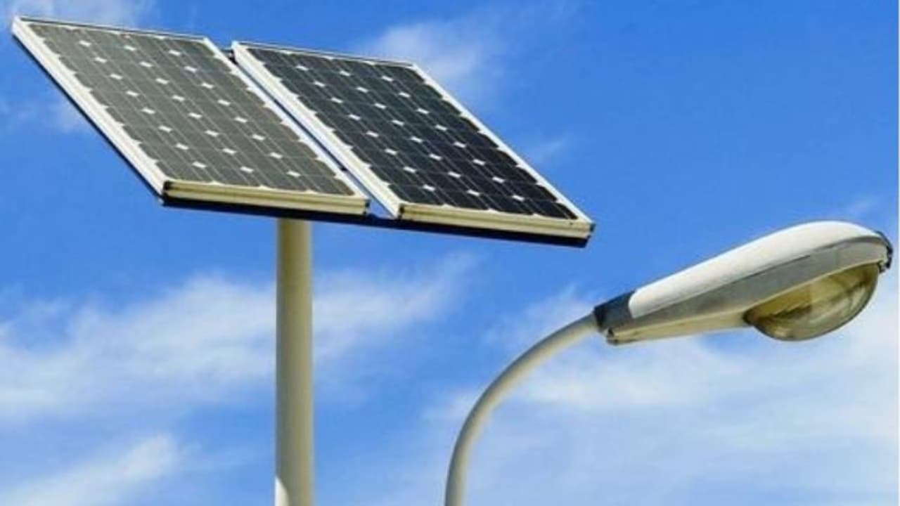 സൗരോർജ്ജ തെരുവ് വിളക്കുകളിൽ റെക്കോഡിടാൻ ബിഹാർ; കൈകോർത്ത് ലോഡ്സ് മാര്ക്സും ഫിലിപ്സും സൗരോർജ്ജ തെരുവ് വിളക്കുകളിൽ റെക്കോഡിടാൻ ബിഹാർ; കൈകോർത്ത് ലോഡ്സ് മാര്ക്സും ഫിലിപ്സും