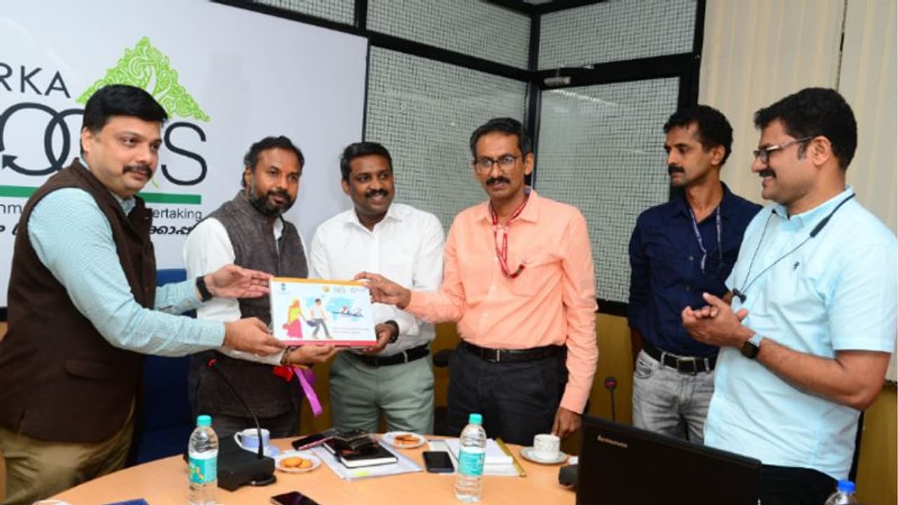 വിദേശതൊഴില് ബോധവത്കരണം; മലയാള പതിപ്പ് പുറത്തിറക്കി വിദേശതൊഴില് ബോധവത്കരണം; മലയാള പതിപ്പ് പുറത്തിറക്കി