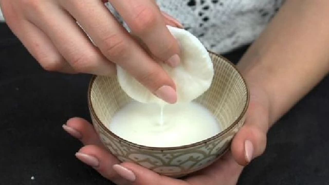 World Milk Day 2022 : മുഖക്കുരുവും മുഖത്തെ പാടുകളും നീക്കാൻ പാല്‍ ഉപയോഗിക്കാം