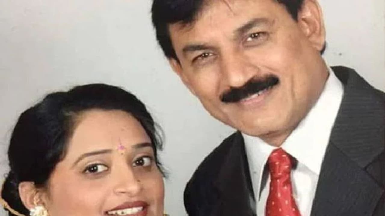 గుజరాత్ కాంగ్రెస్ కష్టాలకు అదనంగా సీనియర్ నేత ఇంటిపోరు.. డిస్టర్బ్ అయ్యా.. కొంతకాలం పాలిటిక్స్కు దూరంగా ఉంటా గుజరాత్ కాంగ్రెస్ కష్టాలకు అదనంగా సీనియర్ నేత ఇంటిపోరు.. డిస్టర్బ్ అయ్యా.. కొంతకాలం పాలిటిక్స్కు దూరంగా ఉంటా