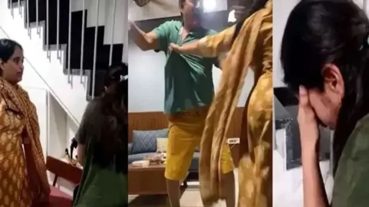 बंद कमरे में दूसरी महिला के साथ रंगरलियां मना रहे थे पूर्व केंद्रीय मंत्री, तभी पहुंच गई पत्नी और फिर.. बंद कमरे में दूसरी महिला के साथ रंगरलियां मना रहे थे पूर्व केंद्रीय मंत्री, तभी पहुंच गई पत्नी और फिर..