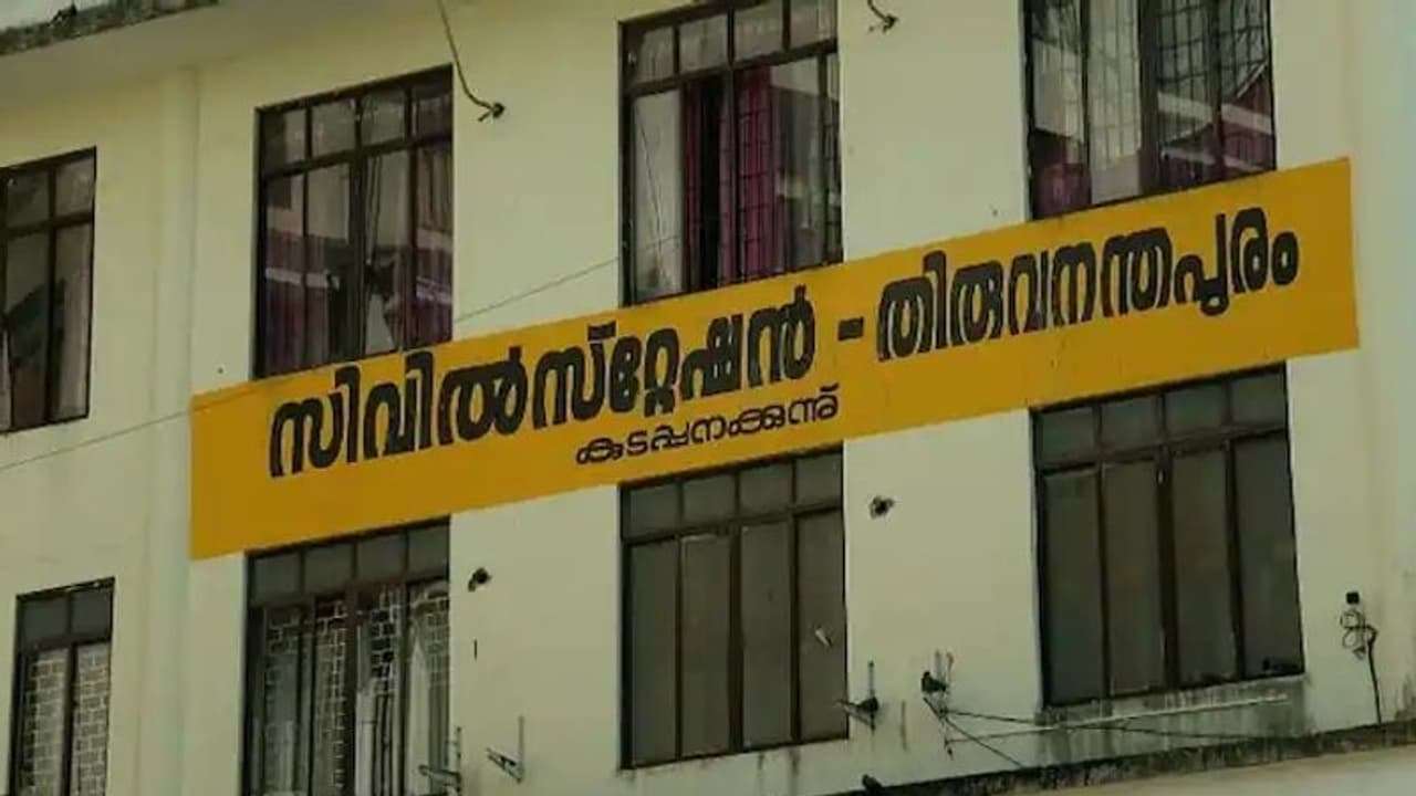  തിരുവനന്തപുരത്ത് കോടതിയിൽ നിന്ന് തൊണ്ടിമുതല്‍ നഷ്ടപ്പെട്ട സംഭവം; വിജിലൻസ് അന്വേഷണത്തിന് ശുപാർശ
