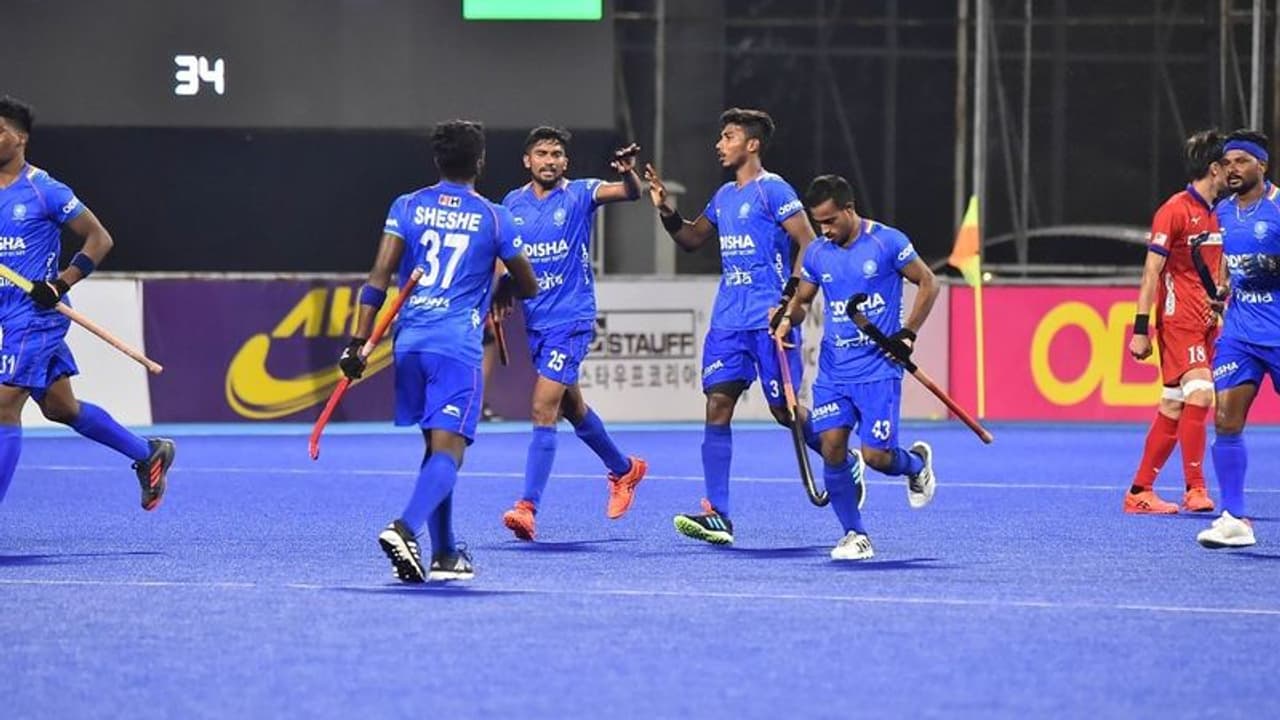 Asia Cup Hockey: ಜಪಾನ್ ಮಣಿಸಿ ಕಂಚು ಗೆದ್ದ ಭಾರತ ಹಾಕಿ ತಂಡ Asia Cup Hockey: ಜಪಾನ್ ಮಣಿಸಿ ಕಂಚು ಗೆದ್ದ ಭಾರತ ಹಾಕಿ ತಂಡ