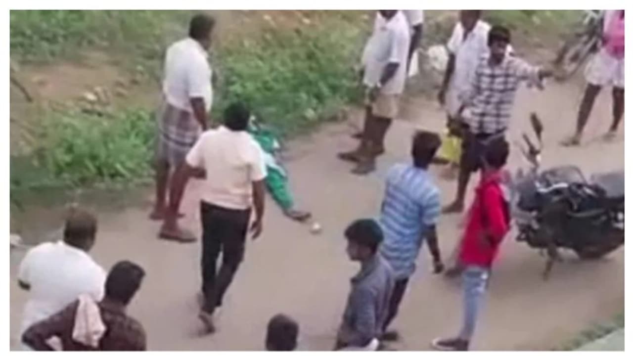 പ്രണയാഭ്യര്ത്ഥന നിരസിച്ച വിദ്യാര്ത്ഥിനിയെ 22 കാരൻ കുത്തിയത് 14 തവണ, പ്രതി മരിച്ച നിലയിൽ പ്രണയാഭ്യര്ത്ഥന നിരസിച്ച വിദ്യാര്ത്ഥിനിയെ 22 കാരൻ കുത്തിയത് 14 തവണ, പ്രതി മരിച്ച നിലയിൽ