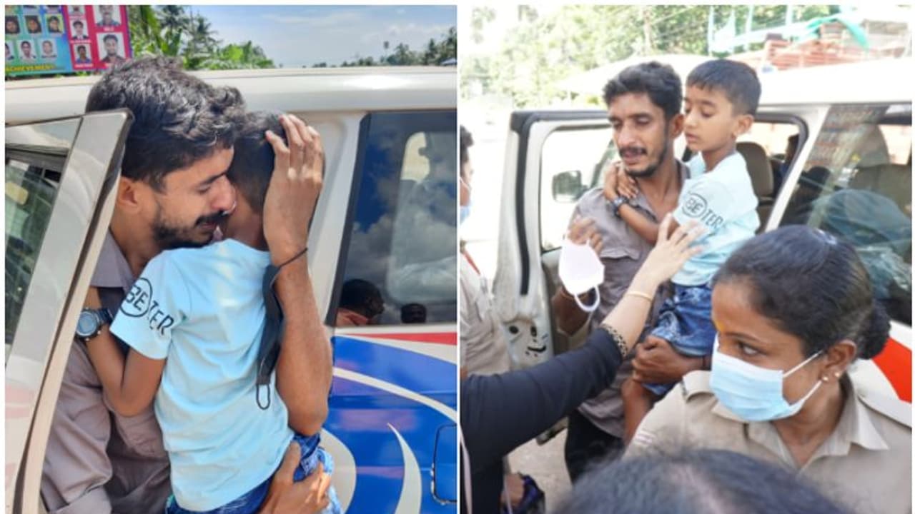 സ്കൂൾ വിട്ട് വീട്ടിലേക്ക് പോയ ഒന്നാം ക്ലാസ്സുകാരനെ കാണാനില്ല; മിനിറ്റുകൾക്കകം കണ്ടെത്തി തൃശ്ശൂര് പൊലീസ് സ്കൂൾ വിട്ട് വീട്ടിലേക്ക് പോയ ഒന്നാം ക്ലാസ്സുകാരനെ കാണാനില്ല; മിനിറ്റുകൾക്കകം കണ്ടെത്തി തൃശ്ശൂര് പൊലീസ്