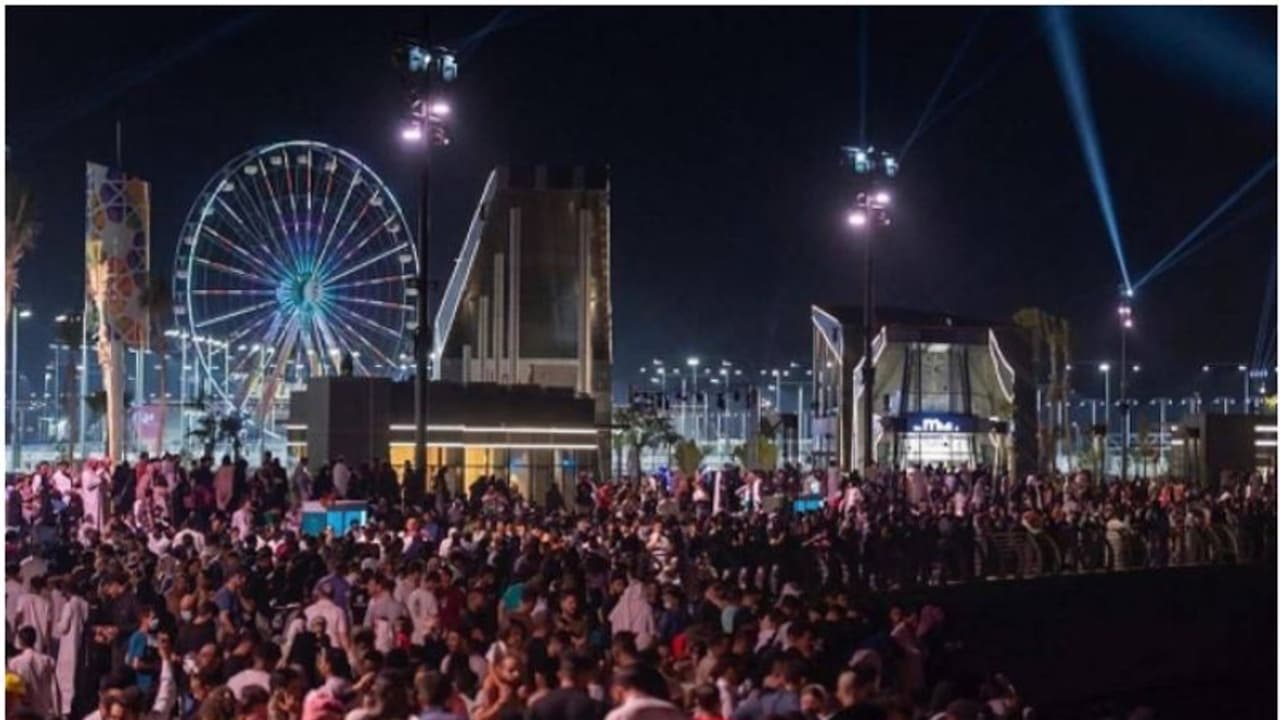 ആഘോഷത്തിമിര്പ്പില് ജിദ്ദ സീസണ്; ഒരു മാസത്തിനിടെ എത്തിയത് 20 ലക്ഷം സന്ദര്ശകര് ആഘോഷത്തിമിര്പ്പില് ജിദ്ദ സീസണ്; ഒരു മാസത്തിനിടെ എത്തിയത് 20 ലക്ഷം സന്ദര്ശകര്