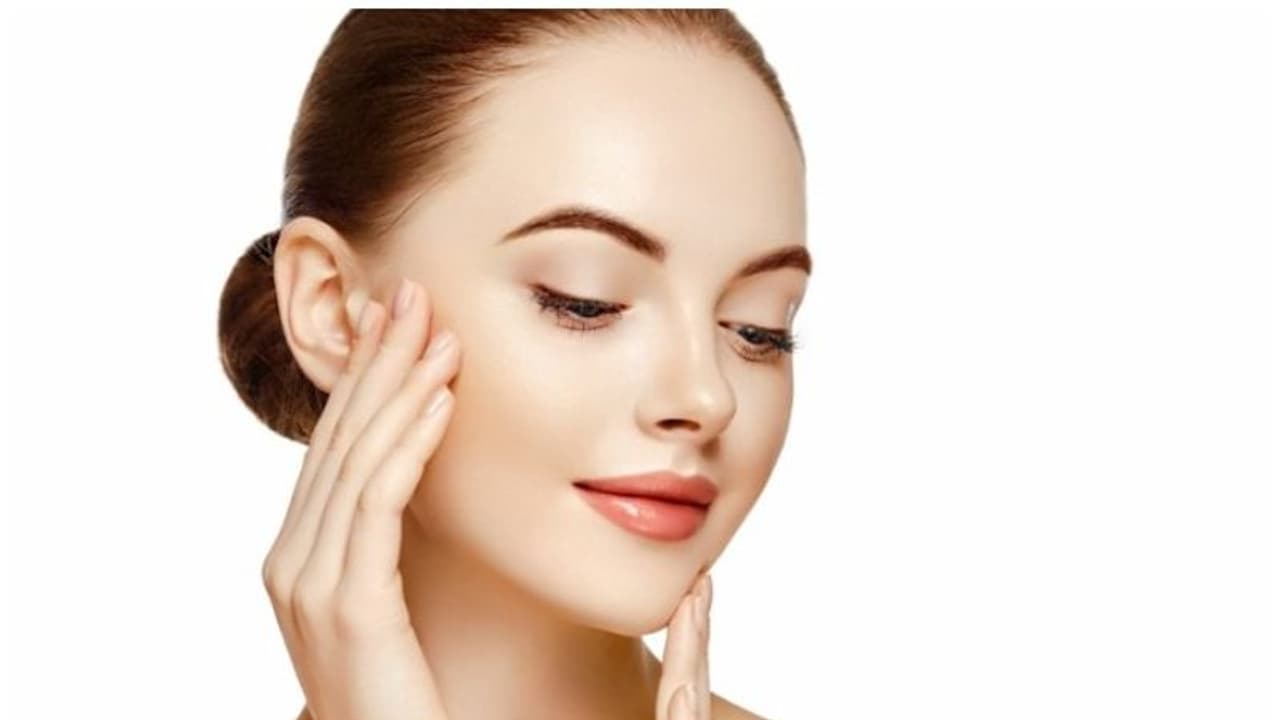 40 की उम्र में भी दिखना है जवान, तो हर रोज फॉलो करें ये 4 टिप्स, कुछ दिन में दिखेगा असर