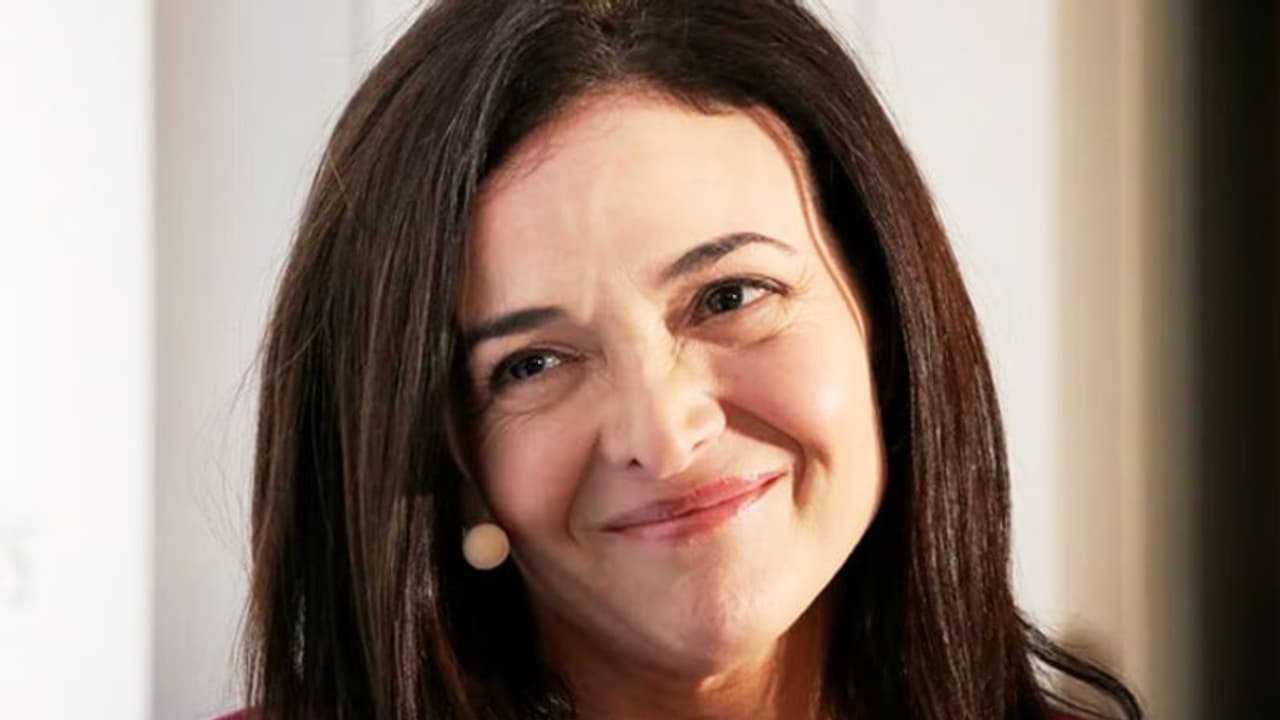 कौन हैं Sheryl Sandberg जिन्होंने 14 साल बाद छोड़ा Meta का साथ, दूसरे पति की मौत के बाद इनसे की तीसरी शादी कौन हैं Sheryl Sandberg जिन्होंने 14 साल बाद छोड़ा Meta का साथ, दूसरे पति की मौत के बाद इनसे की तीसरी शादी