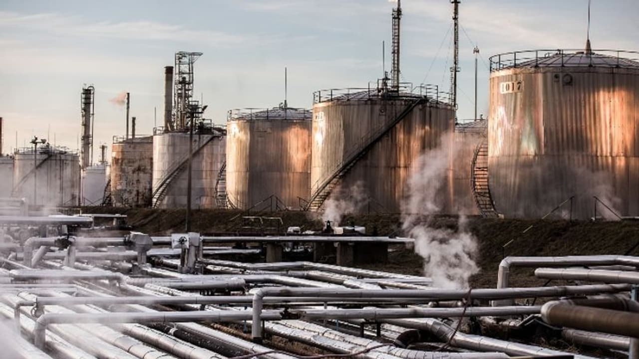 ആശ്വാസ പ്രഖ്യാപനവുമായി ഒപെക് പ്ലസ് കൂട്ടായ്മ; എണ്ണ ഉത്പാദനം അമ്പത് ശതമാനം കൂട്ടും ആശ്വാസ പ്രഖ്യാപനവുമായി ഒപെക് പ്ലസ് കൂട്ടായ്മ; എണ്ണ ഉത്പാദനം അമ്പത് ശതമാനം കൂട്ടും