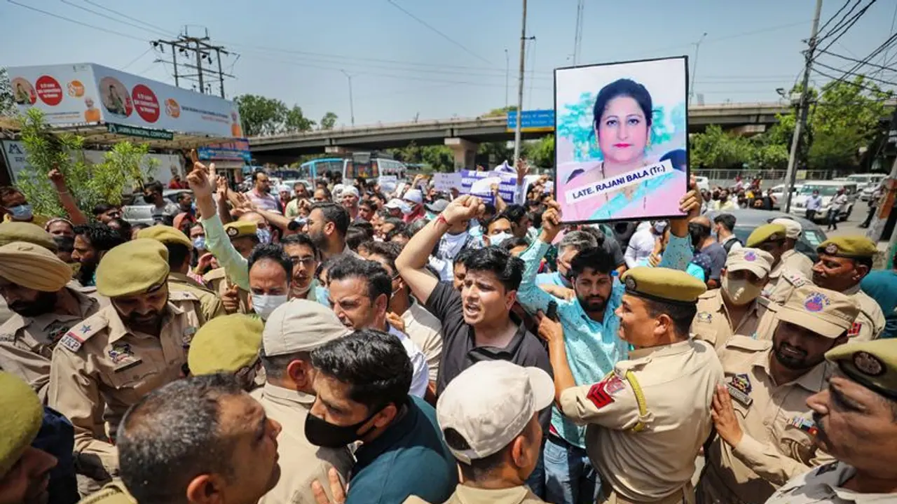  30 जून से होने जा रही अमरनाथ यात्रा से पहले 'टार्गेट किलिंग' ने टेंशन बढ़ाई, MHA ने की हाईलेवल मीटिंग