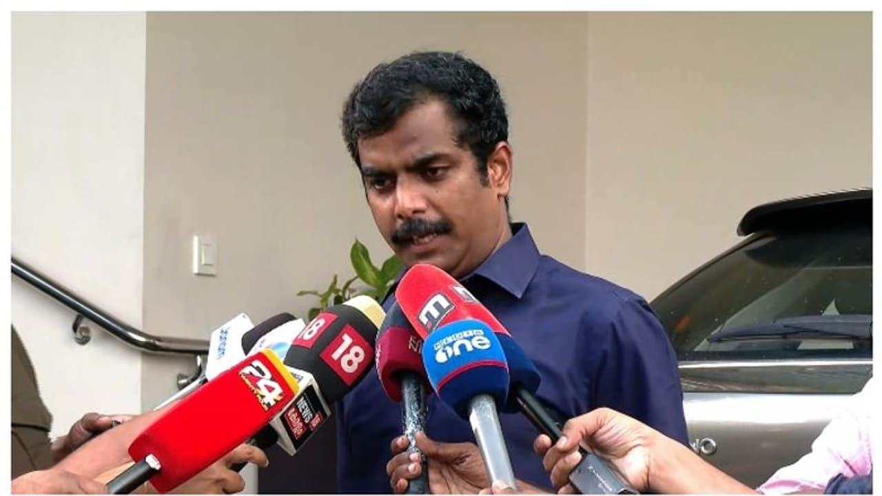 'വിജയിക്ക് അനുമോദനം'; ജനഹിതം പൂര്ണ്ണമായി അംഗീകരിക്കുന്നു, തോല്വി പാര്ട്ടി പരിശോധിക്കുമെന്ന് ജോ ജോസഫ് 'വിജയിക്ക് അനുമോദനം'; ജനഹിതം പൂര്ണ്ണമായി അംഗീകരിക്കുന്നു, തോല്വി പാര്ട്ടി പരിശോധിക്കുമെന്ന് ജോ ജോസഫ്